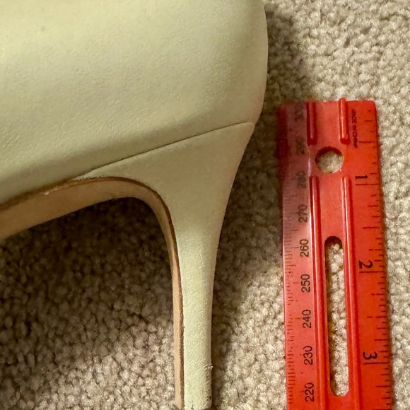 Sam Edelman Women's Embroidered Floral Heels - Cream Size 8. - Picture 4 of 6